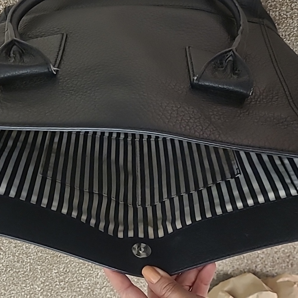 Leaving: Kate Spade Southport Avenue Odin Purse - Picture 8 of 16
